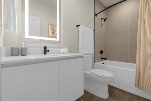 Elite Townhouse Retreat - Image 19