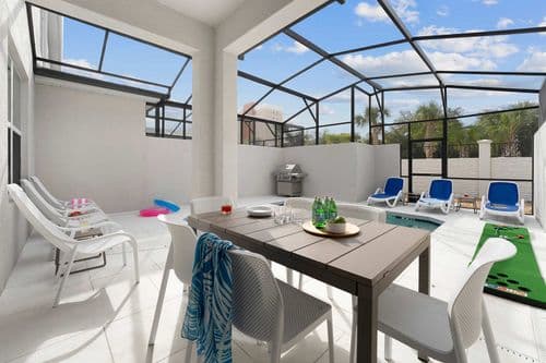 Quinn's Quarters - Image 2