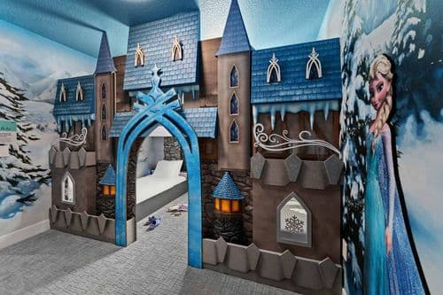 Colossal Court - Image 2