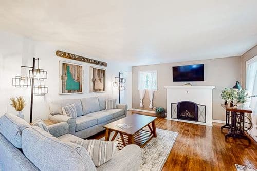 Idahome Lake City Charmer - Image 1
