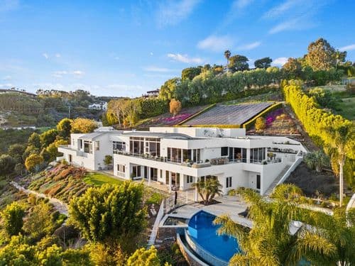 Winding Way Villa - Image 1
