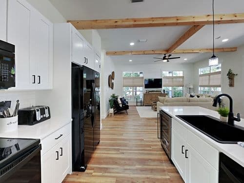 Wood Beach Retreat - Image 2