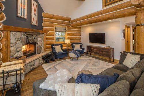 Chief Gull Cabin - Image 2