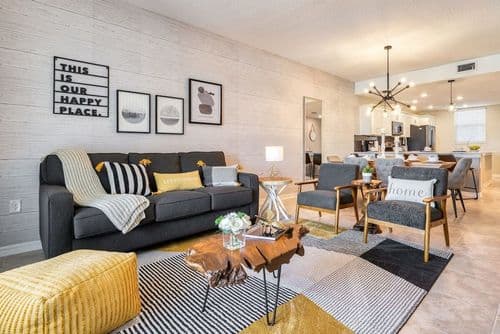 Modern Stunning Condo - Image 1
