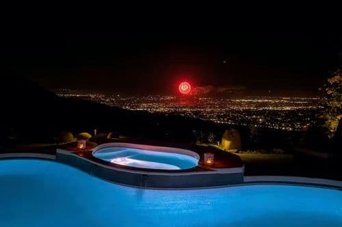 El Paseo Cliff Retreat - Image 2