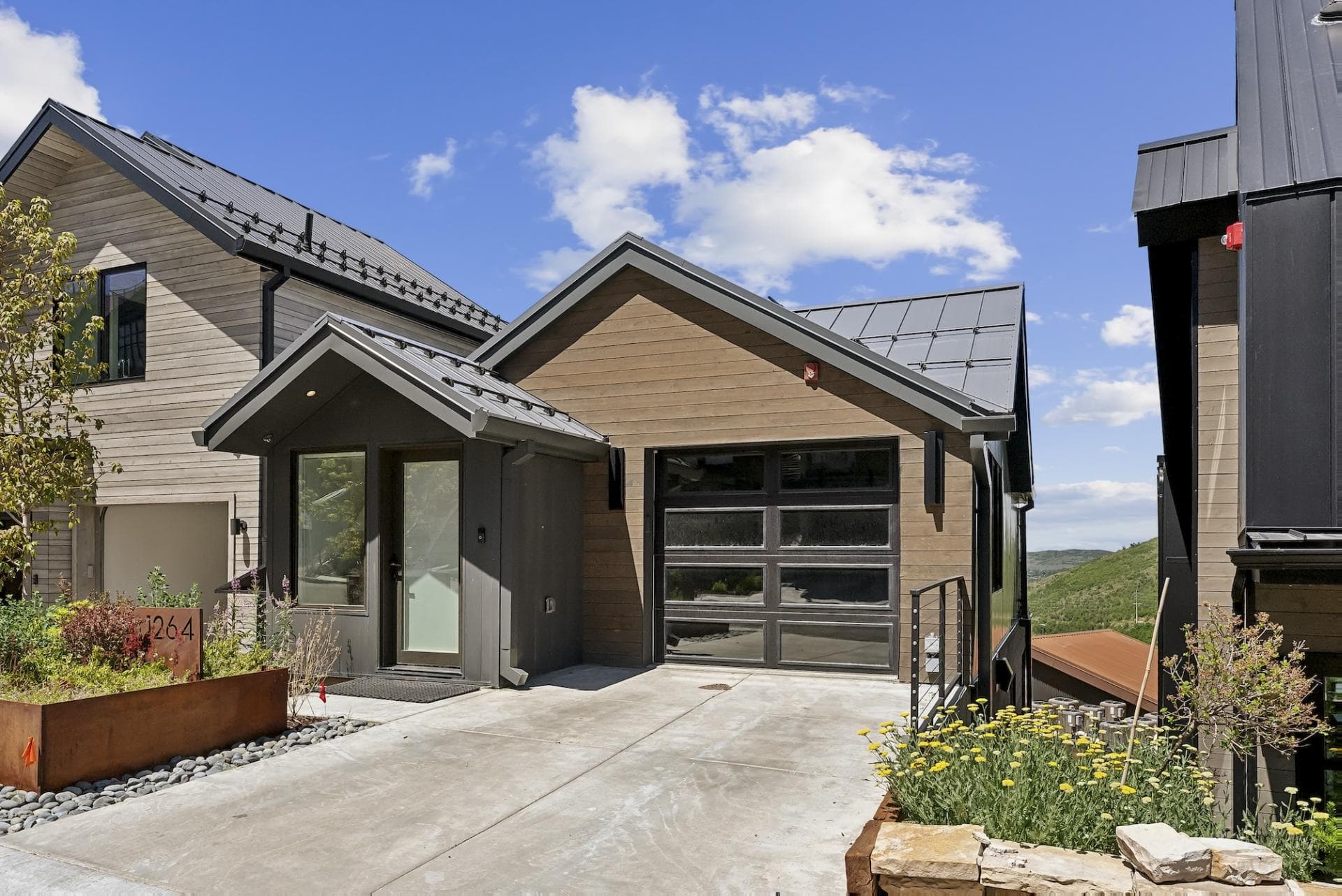 Slopeside Modern in Kings Crown - Image 39