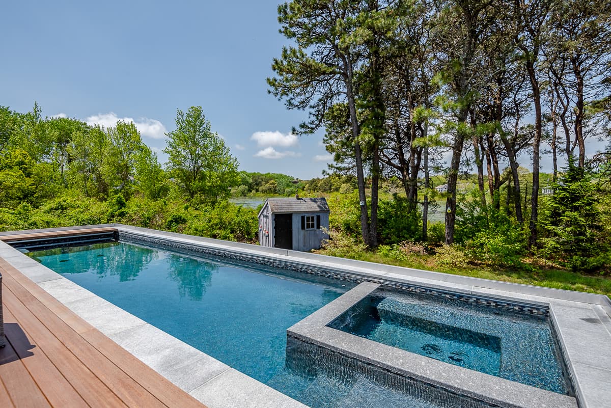 Queen's Perch - Image 2