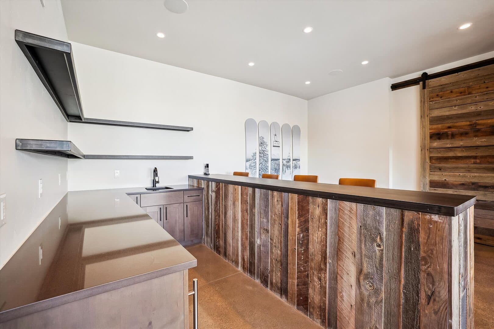 Modern View Manor - Image 26