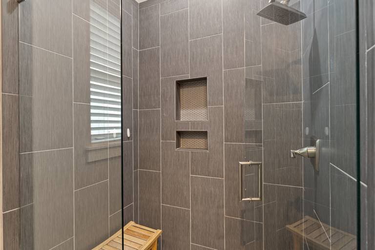 Aquaholic House - Image 22