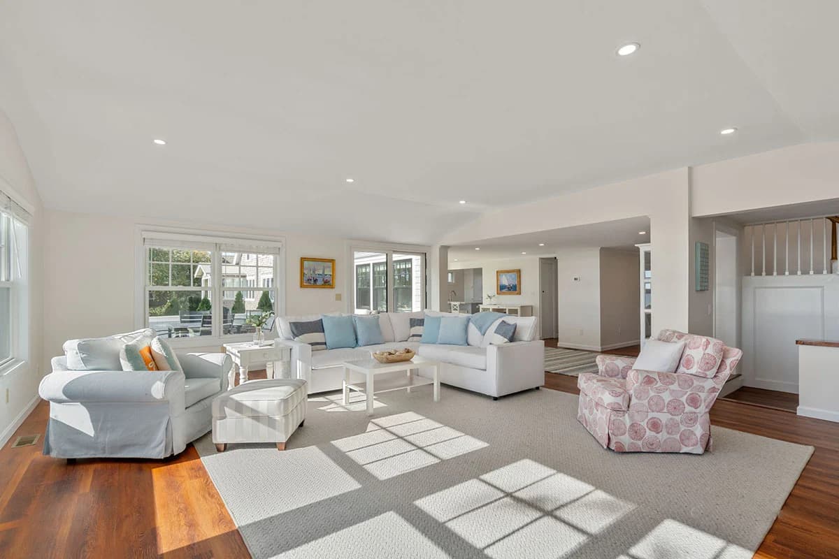 Summer House Too - Image 6