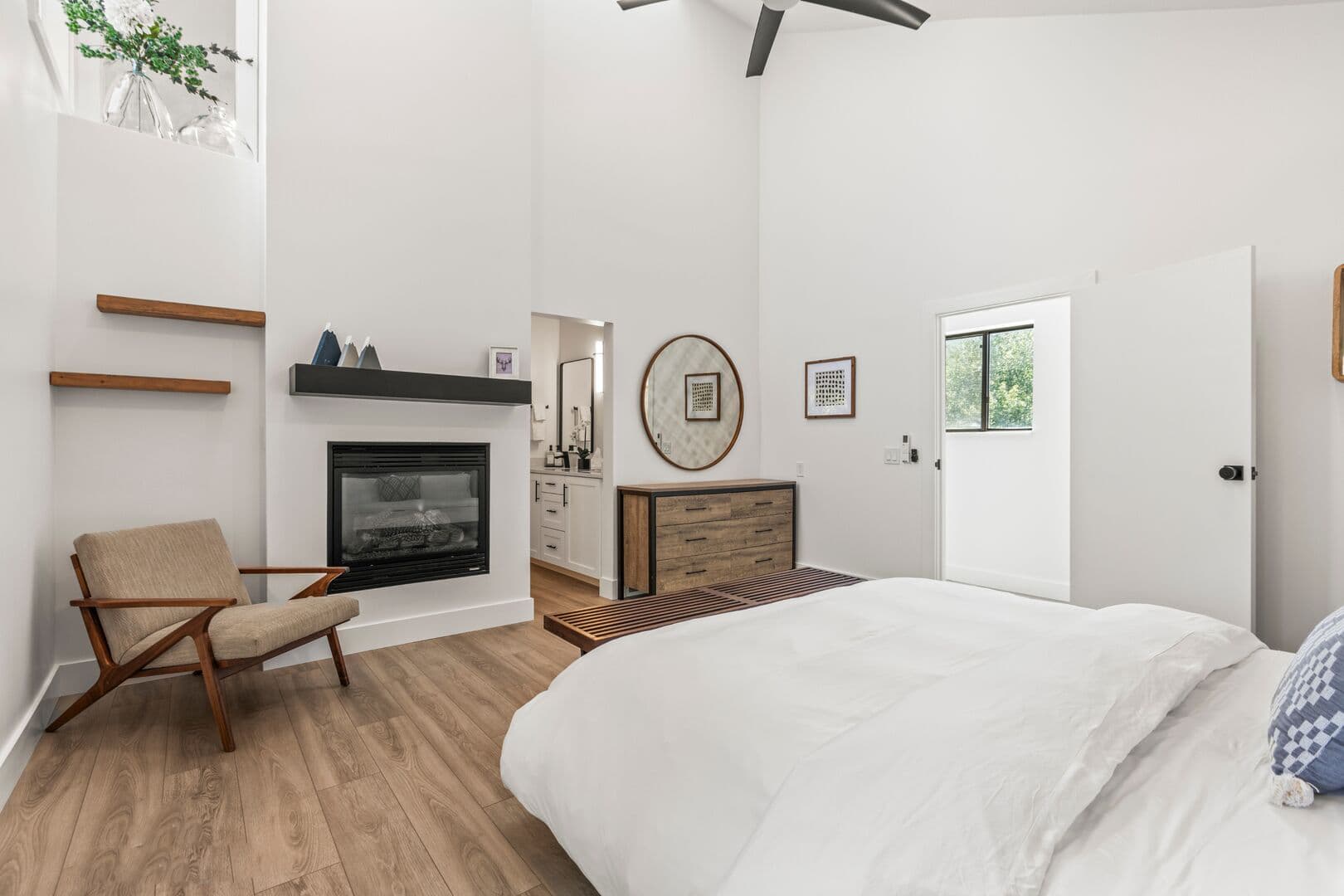 Red Pine Retreat - Image 11