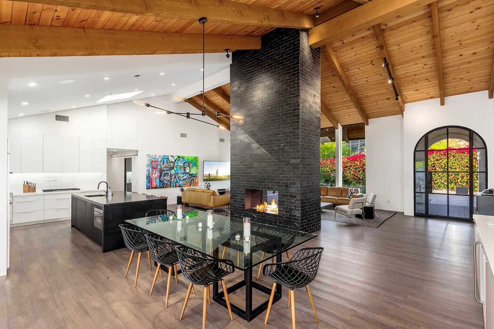 Camelback Manor - Image 19