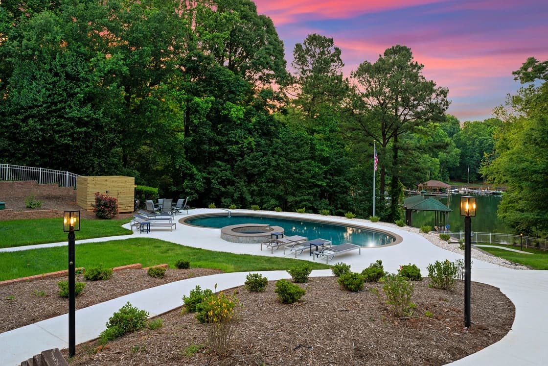 Shoreway Cove - Image 78