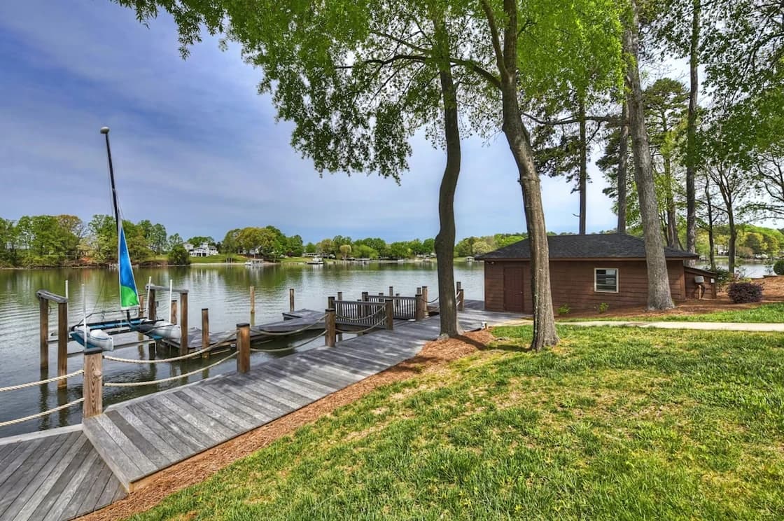 Sunset Shores Resort - Image 9