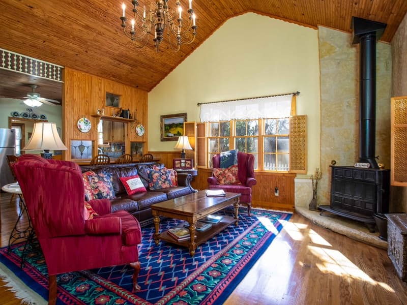 Crepe Myrtle Cottage - Image 1