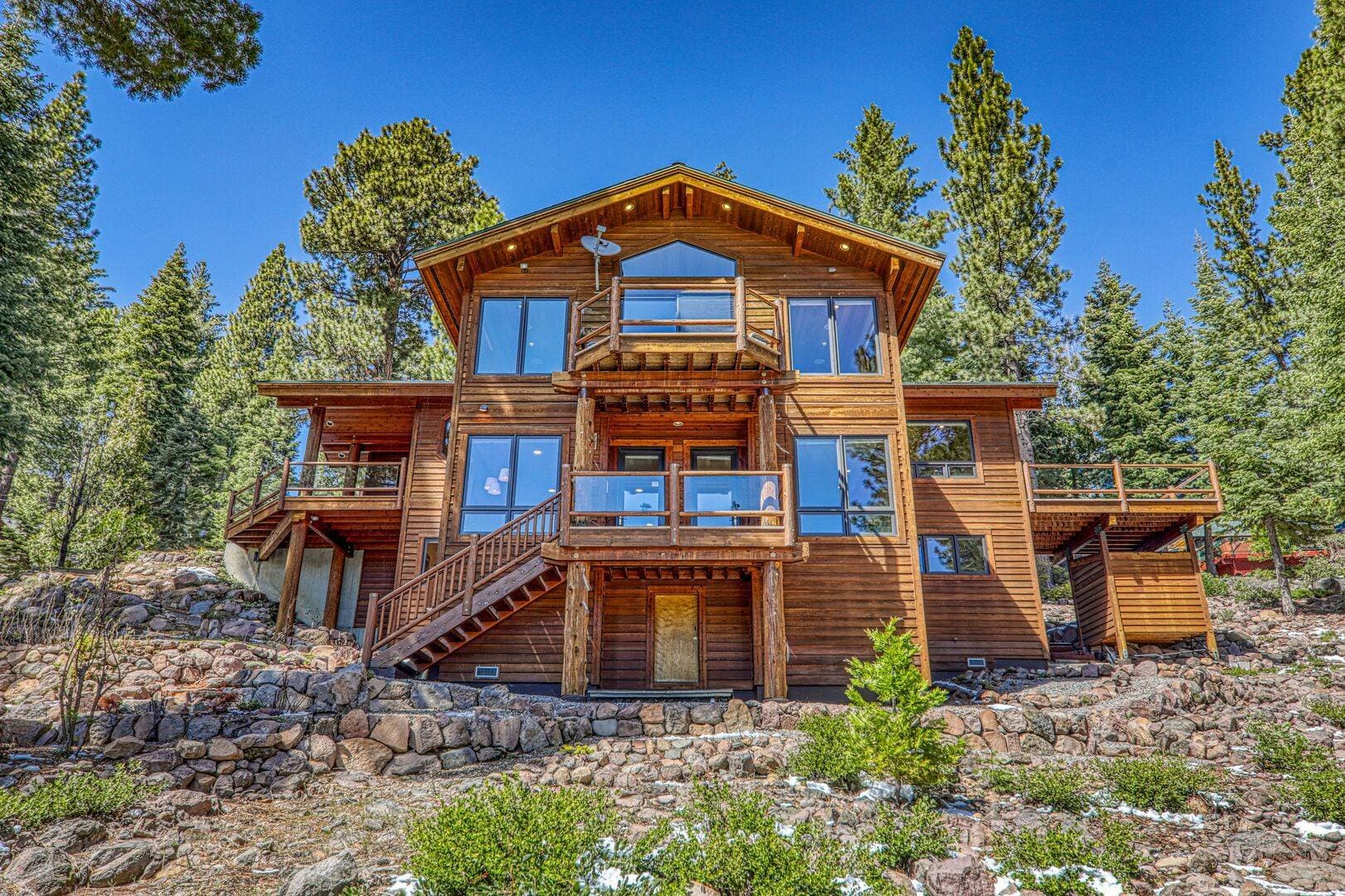 Vista Pines - Image 1
