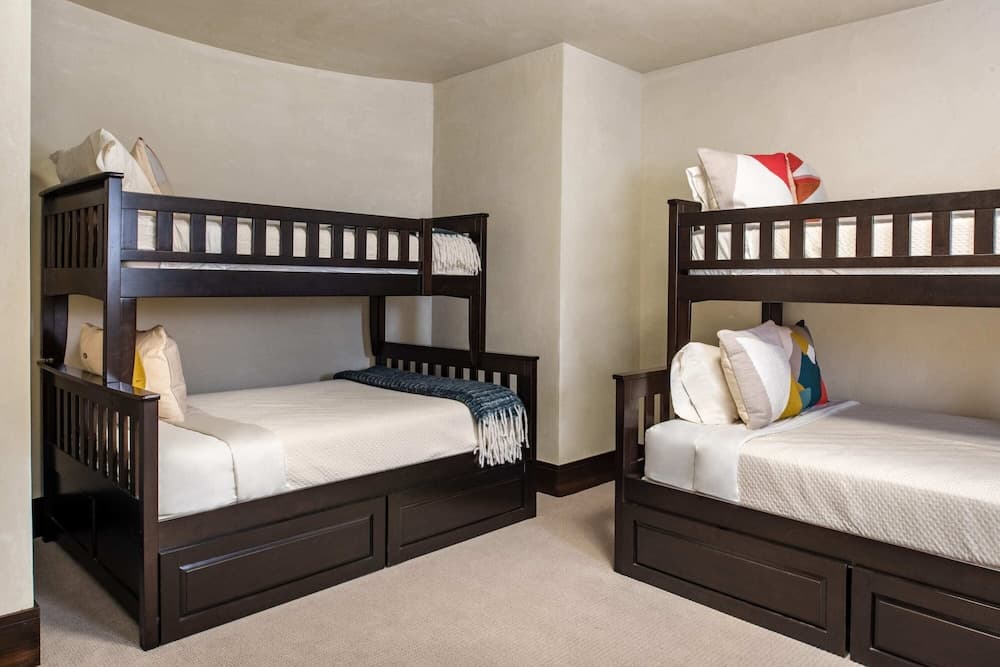 Acre Enclave #10 - Image 36