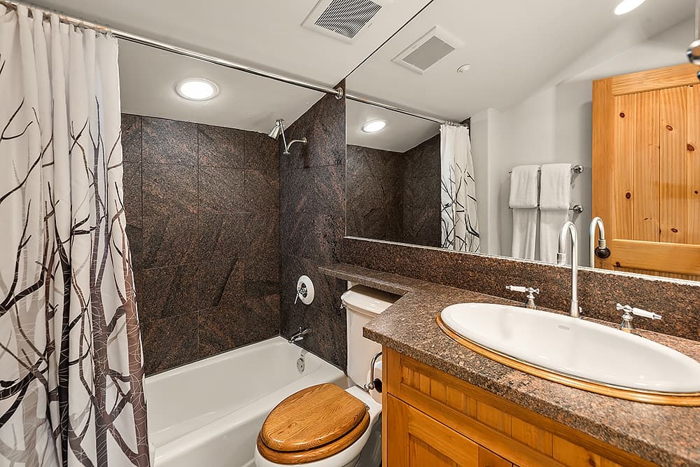 Park Avenue Residence #101 - Image 10