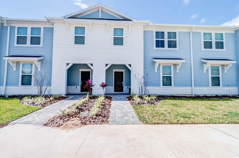 Blue Island Townhome - Image 2