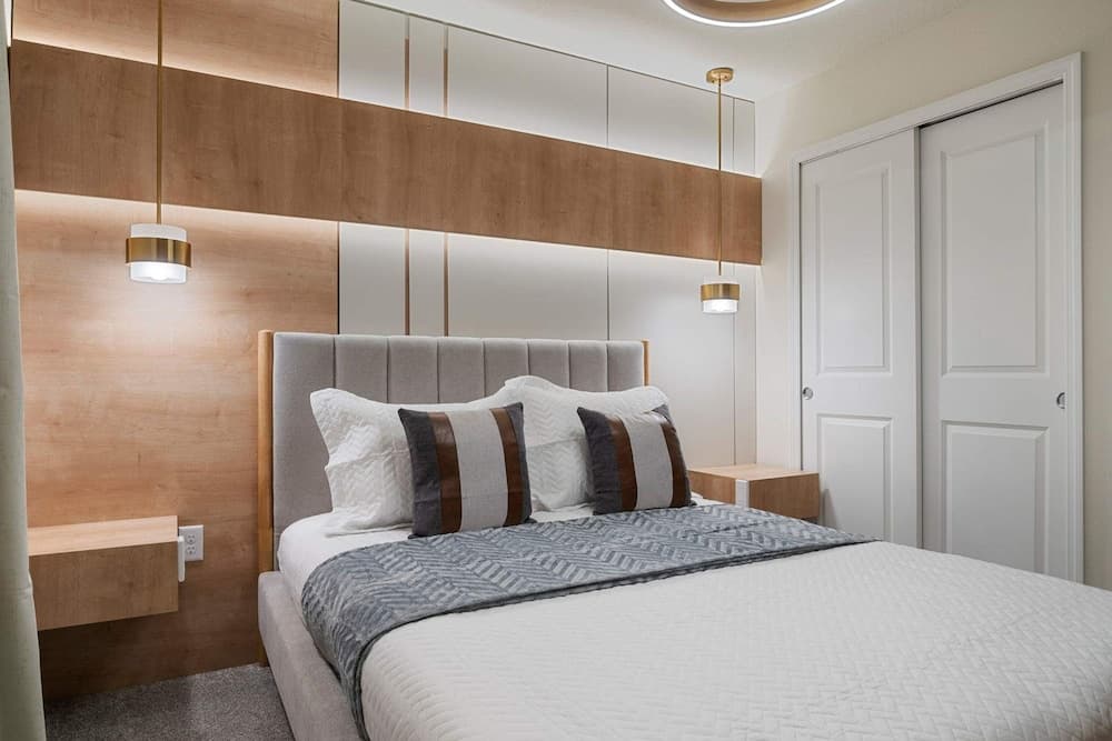 Blue Island Townhome - Image 12