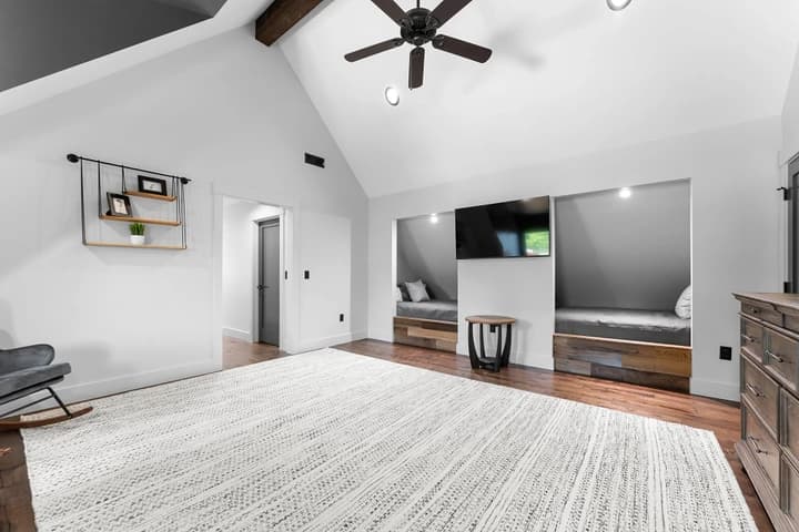 Gray Fox Lodge - Image 34