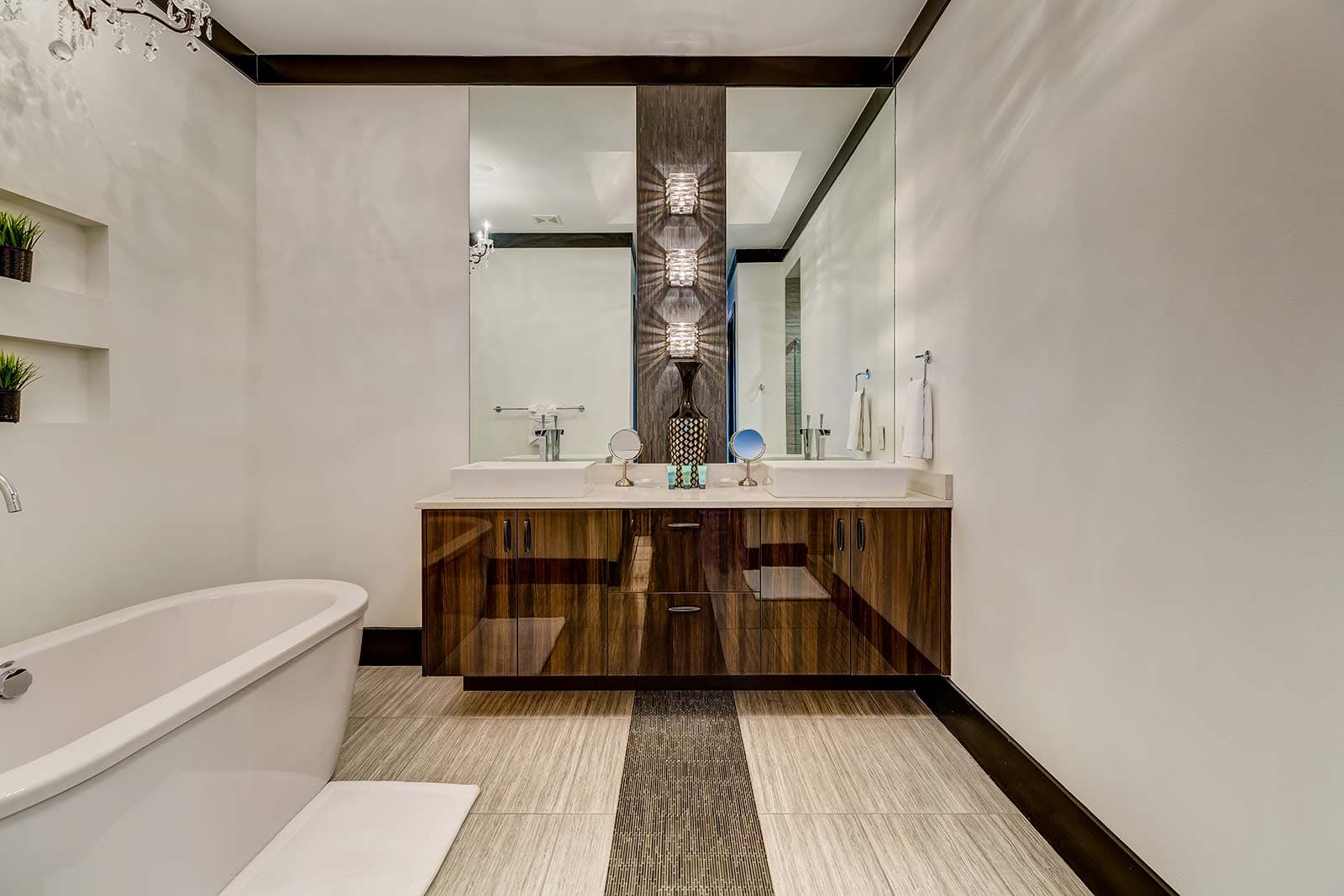 Alyssa's Abode - Image 32