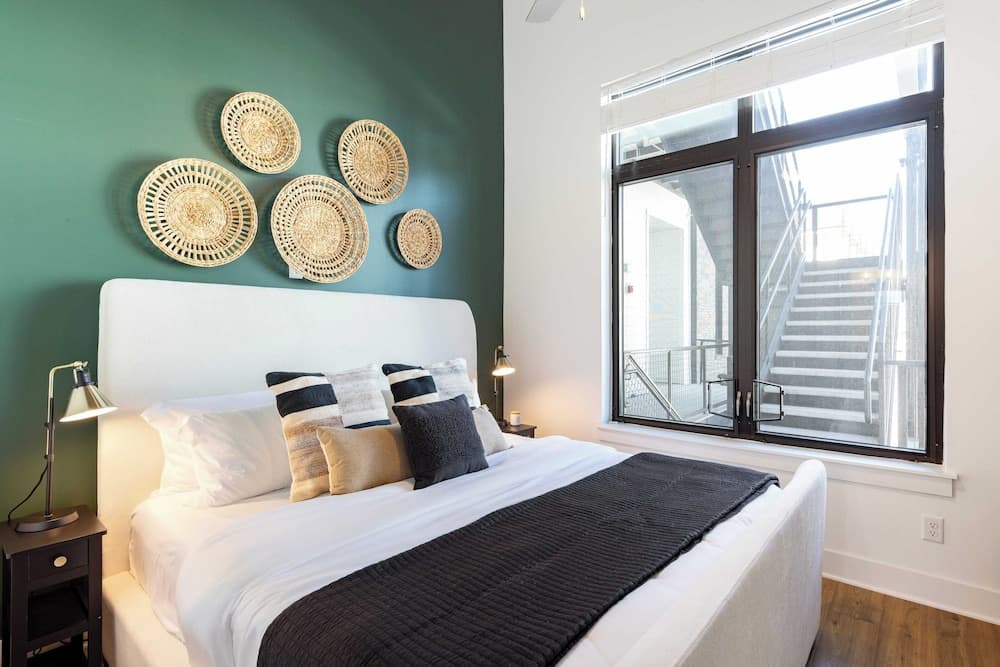 Kinfolk Quarters - Image 10