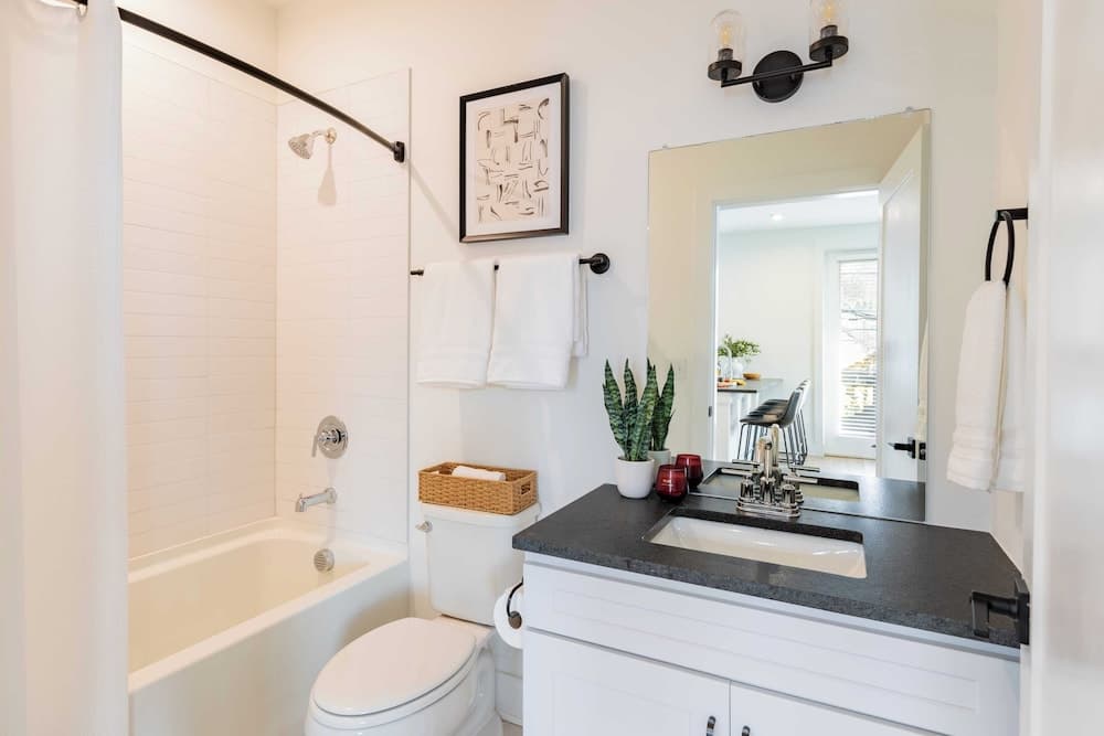 Kinfolk Quarters - Image 19