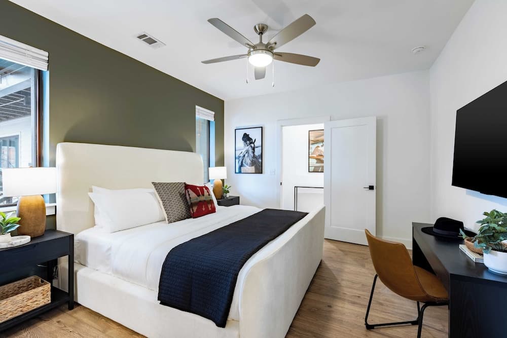 Kinfolk Quarters - Image 32