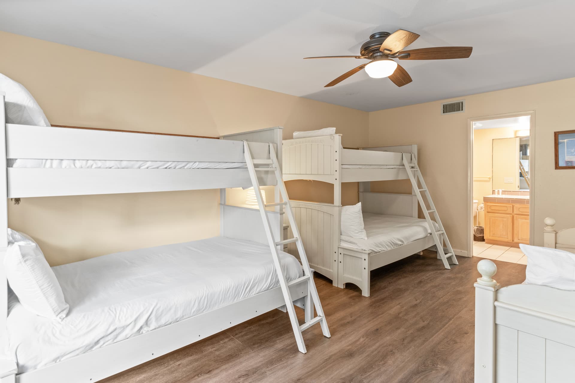 Sea Star Entire Home - Image 16