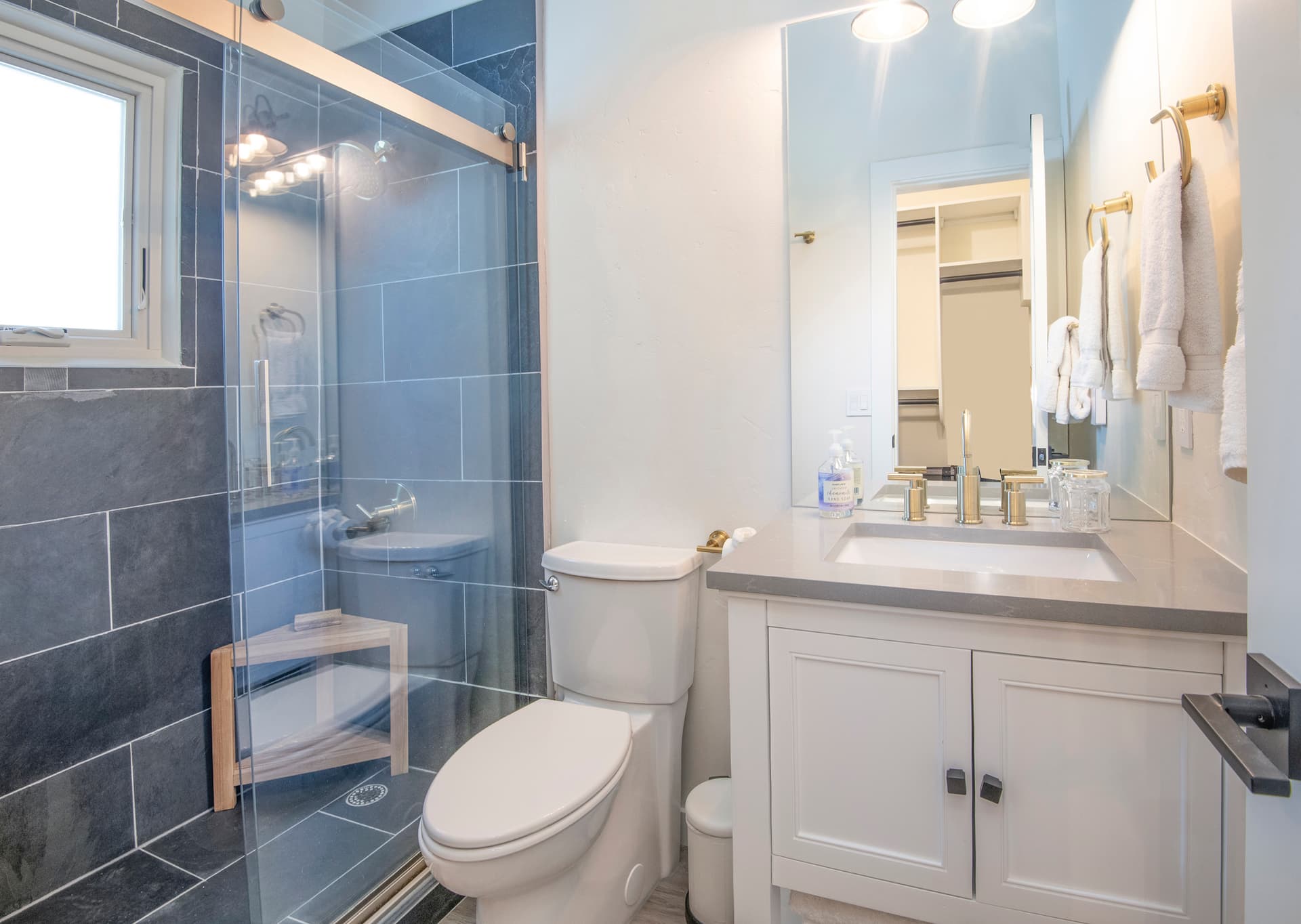 Deer Boulevard House - Image 29