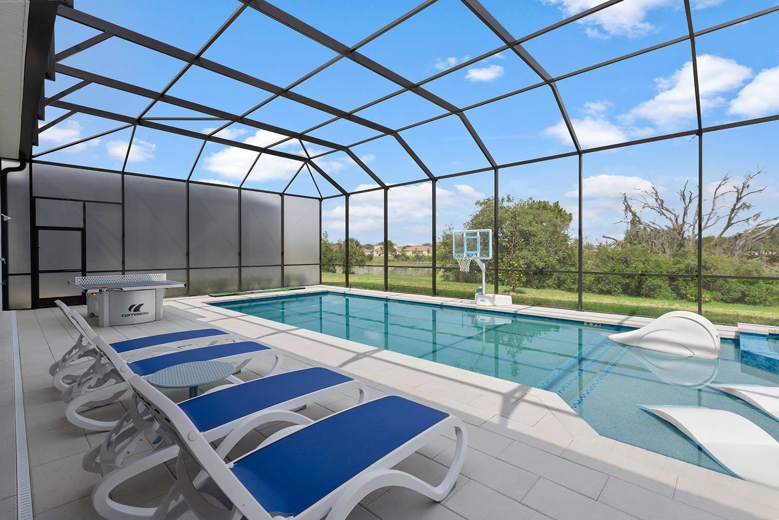 Cosmopolitan Coop - Image 2