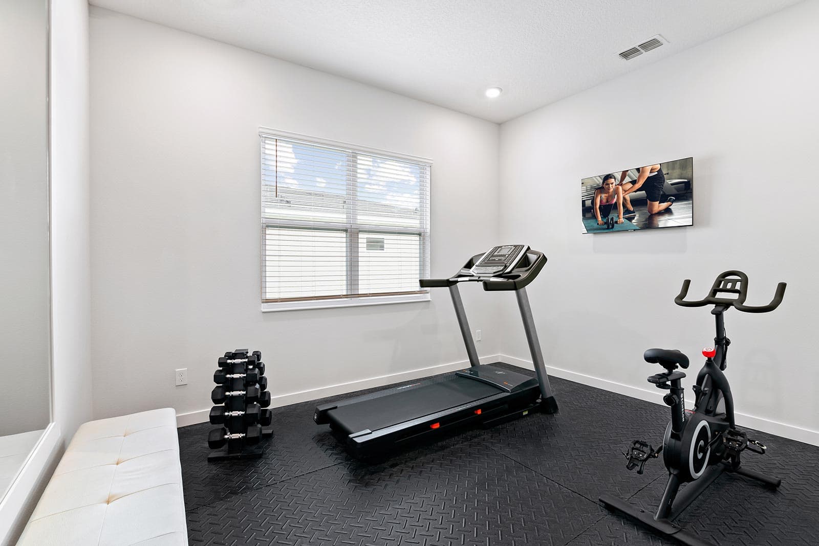 Player's Paradise - Image 20