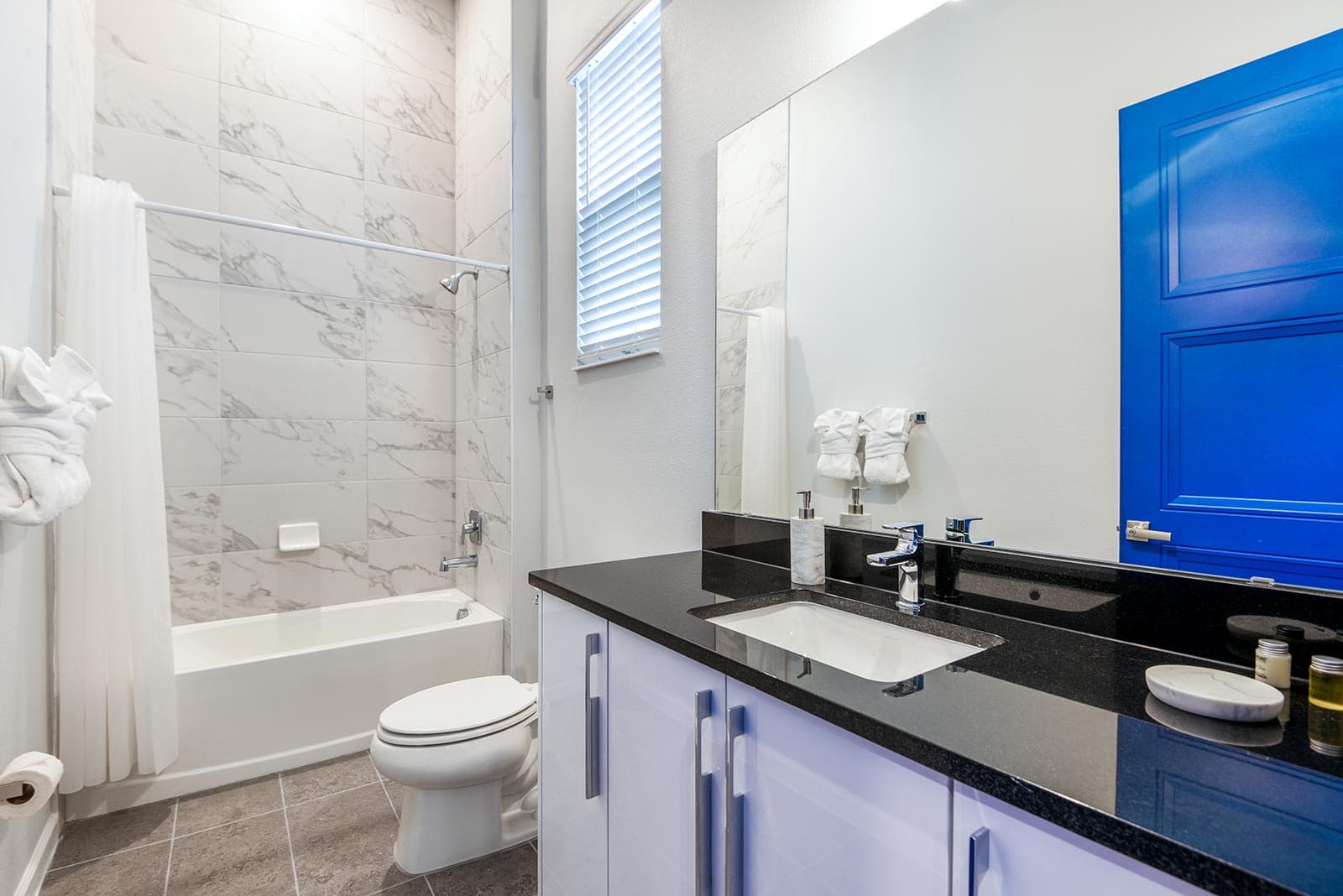 Player's Paradise - Image 24