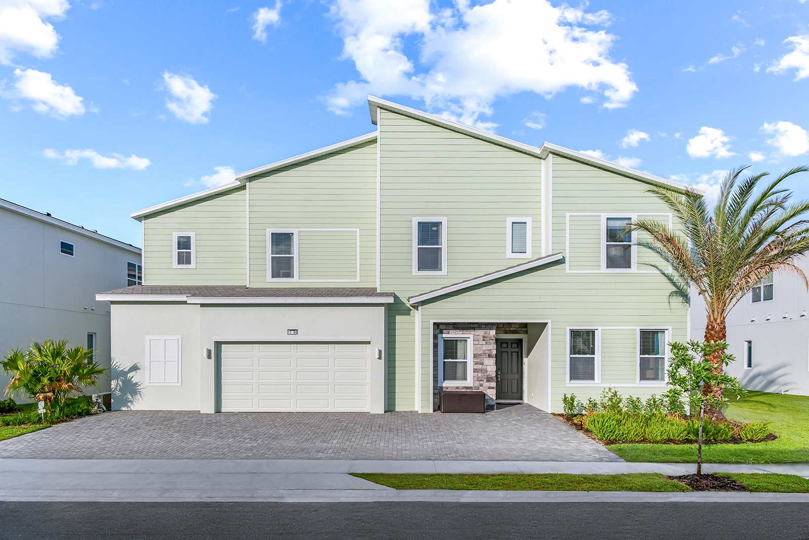 Luxury League - Image 6