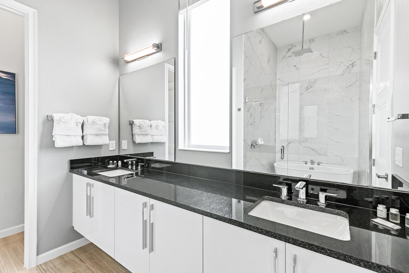 Luxury League - Image 19