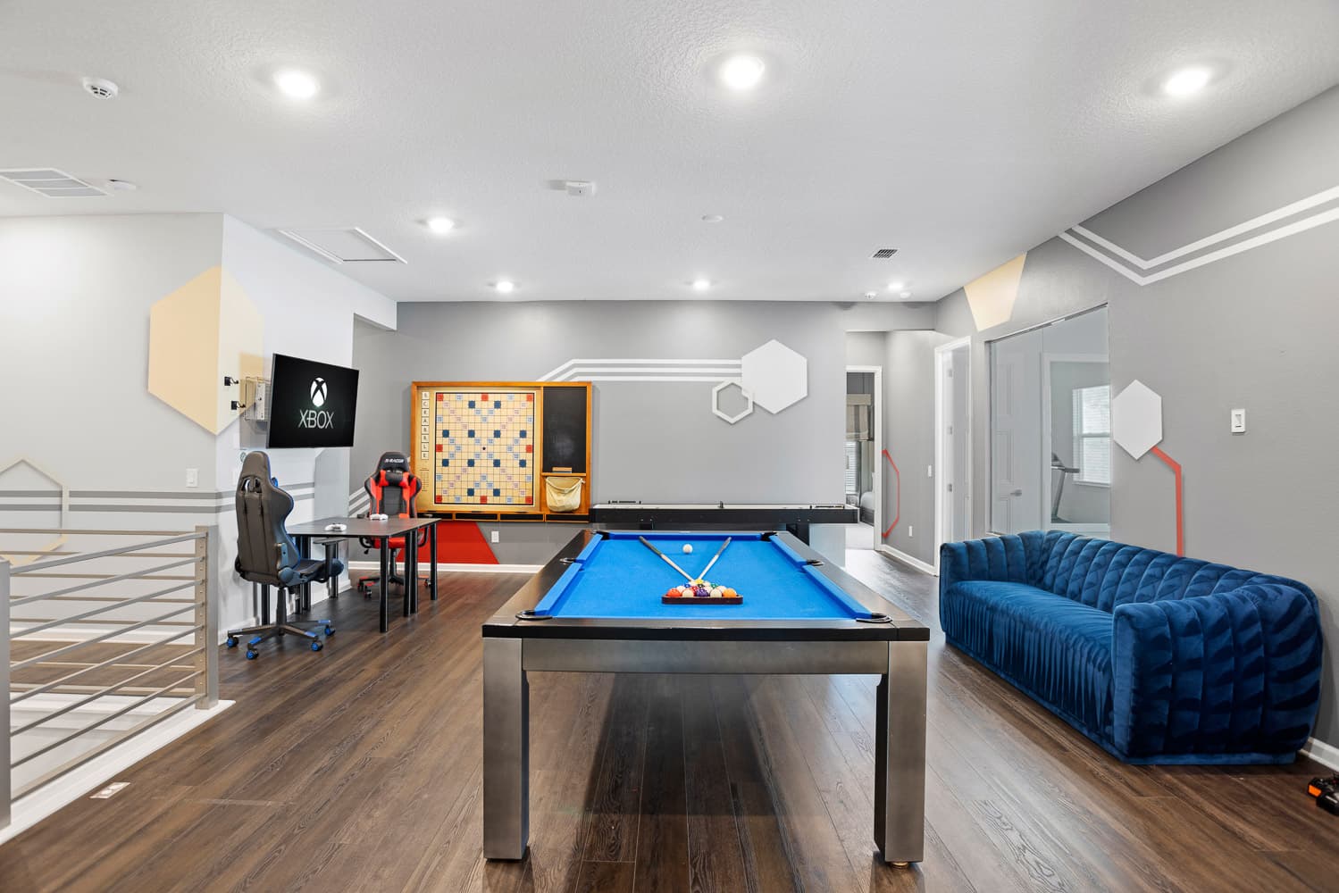 Luxury League - Image 24