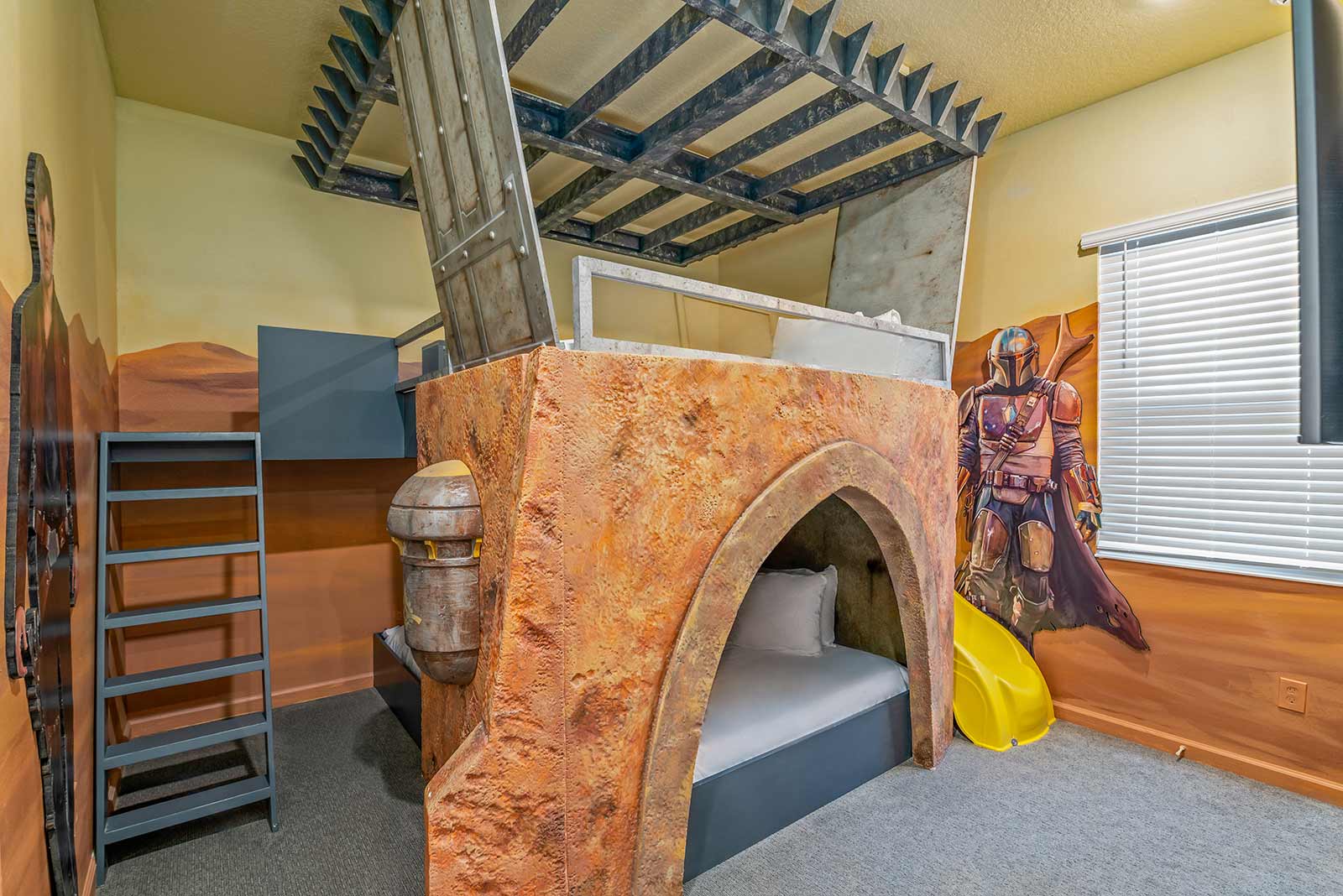 Luxury League - Image 27