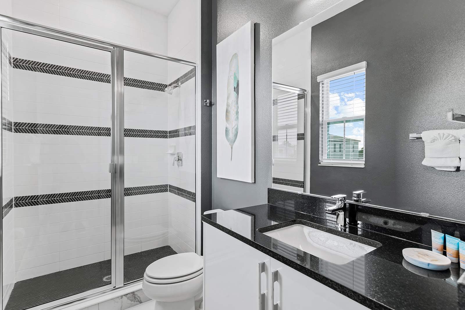 Luxury League - Image 29