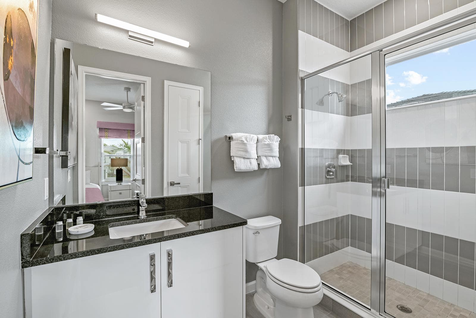 Luxury League - Image 32