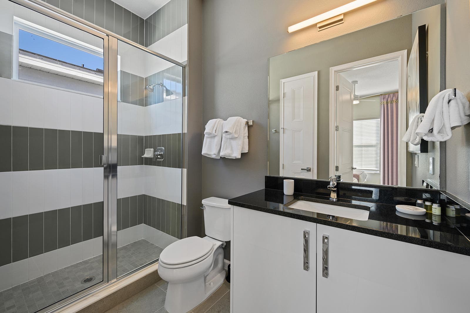 Pop Star Palace - Image 29