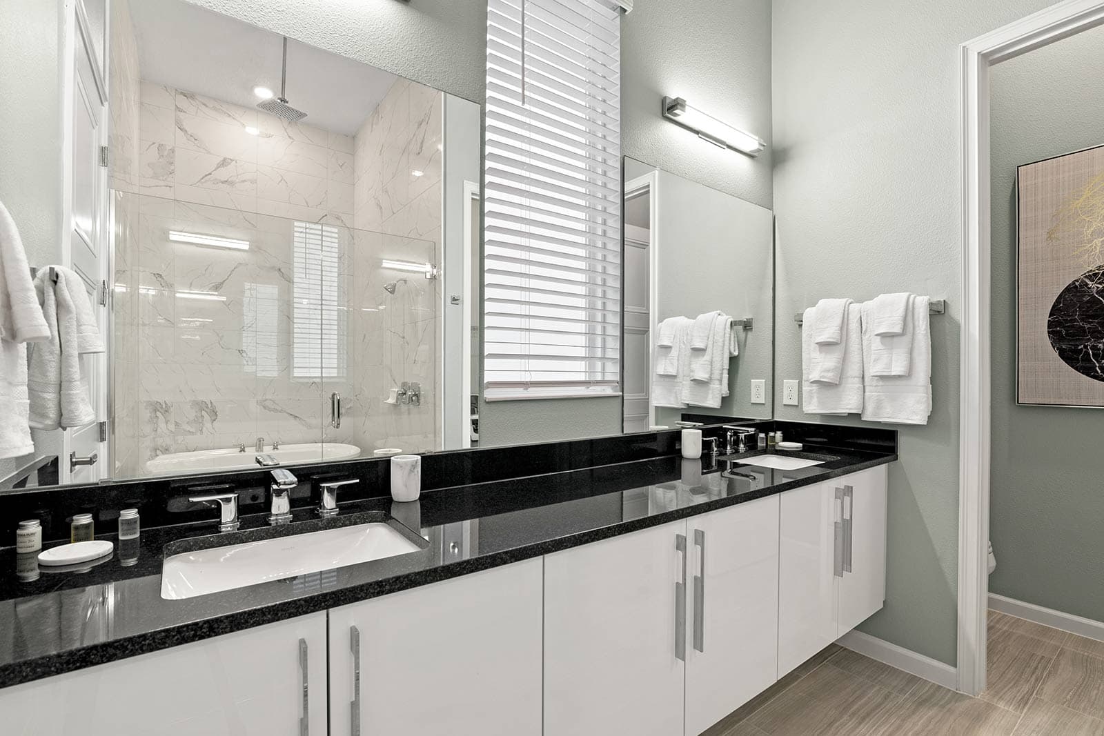 Royal Resort - Image 15