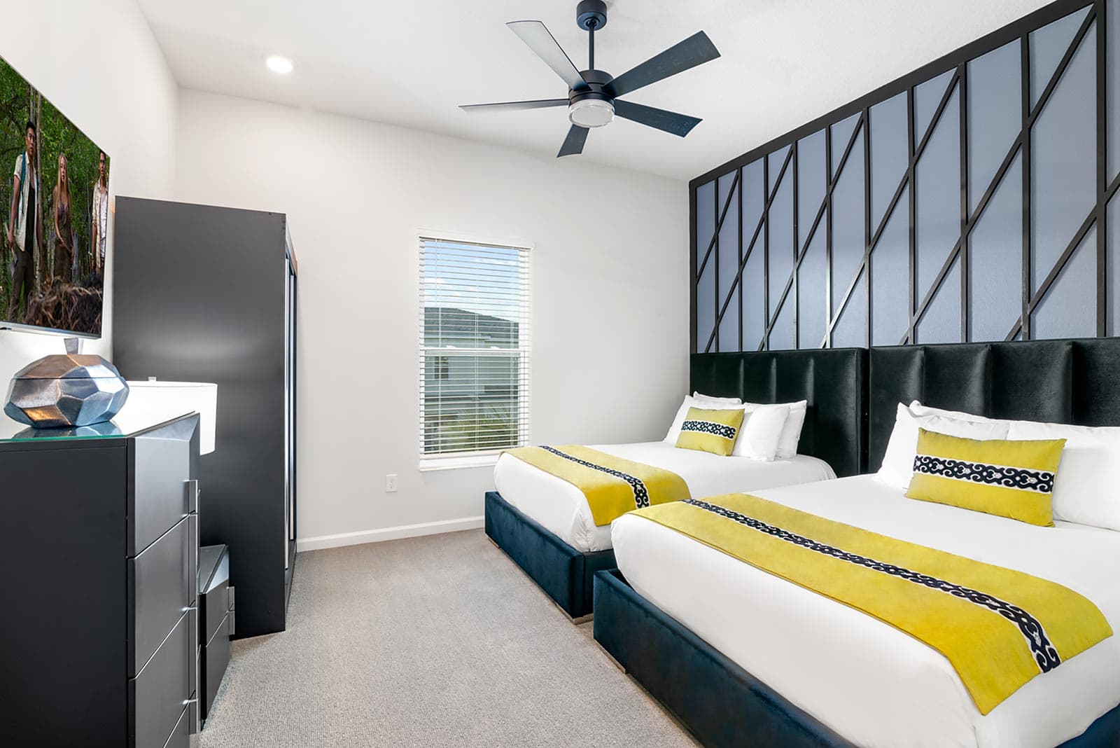 Royal Resort - Image 29