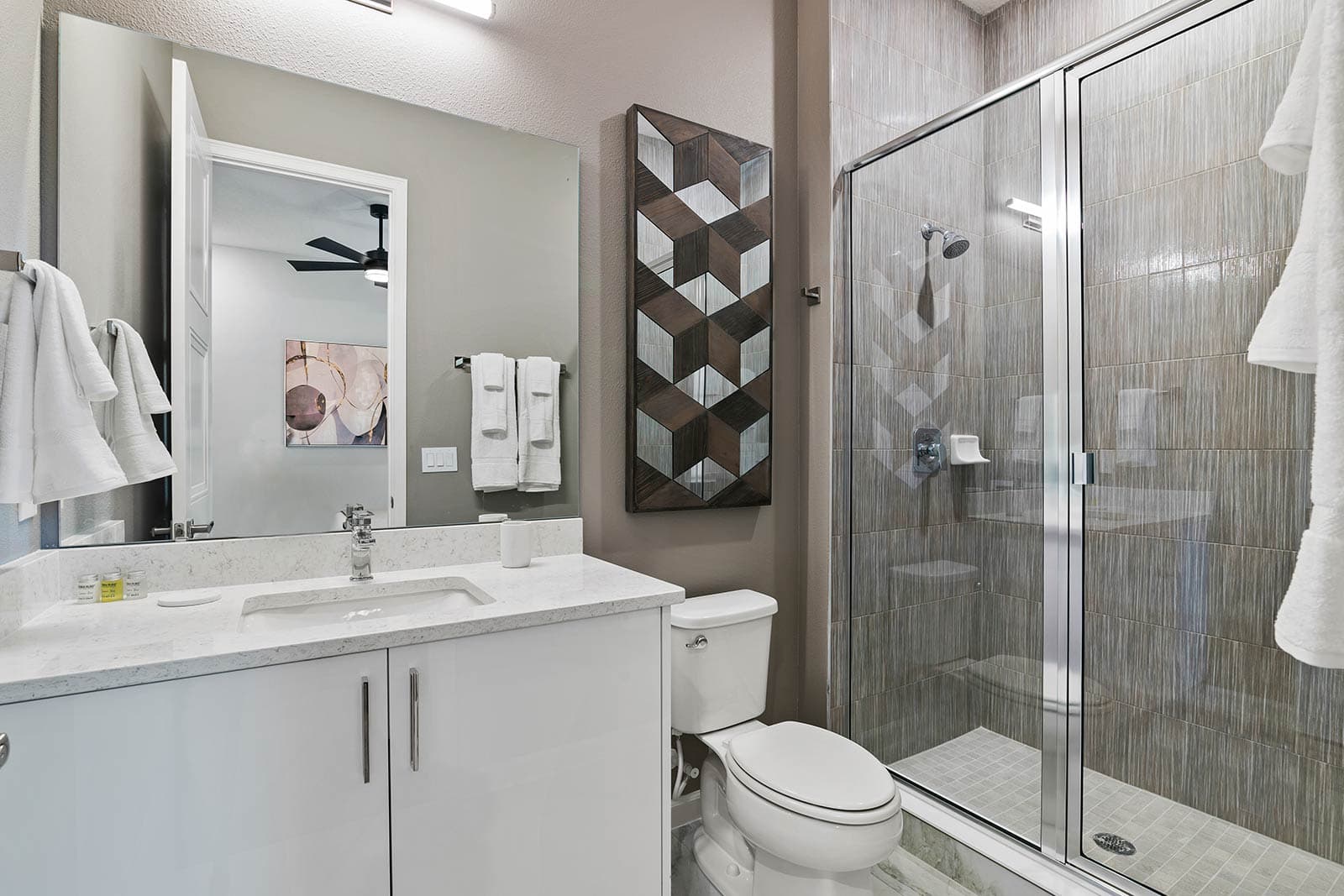 Royal Resort - Image 32