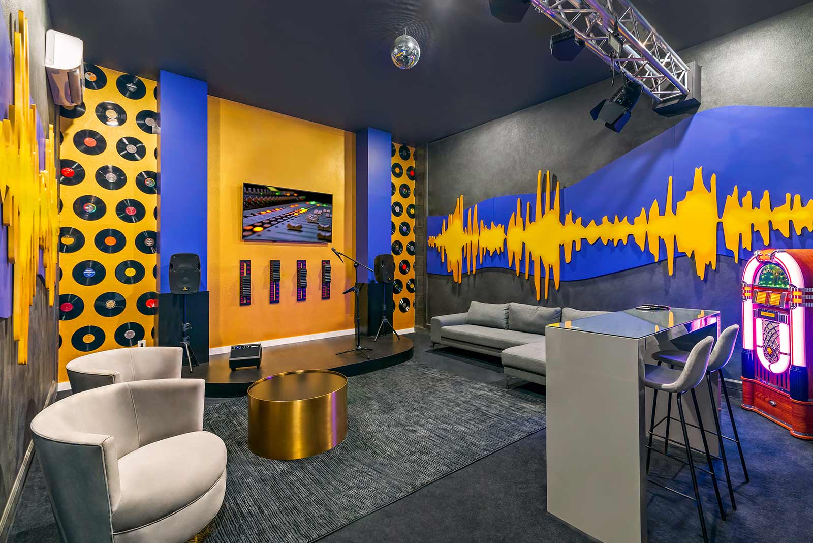 Ice Palace - Image 23