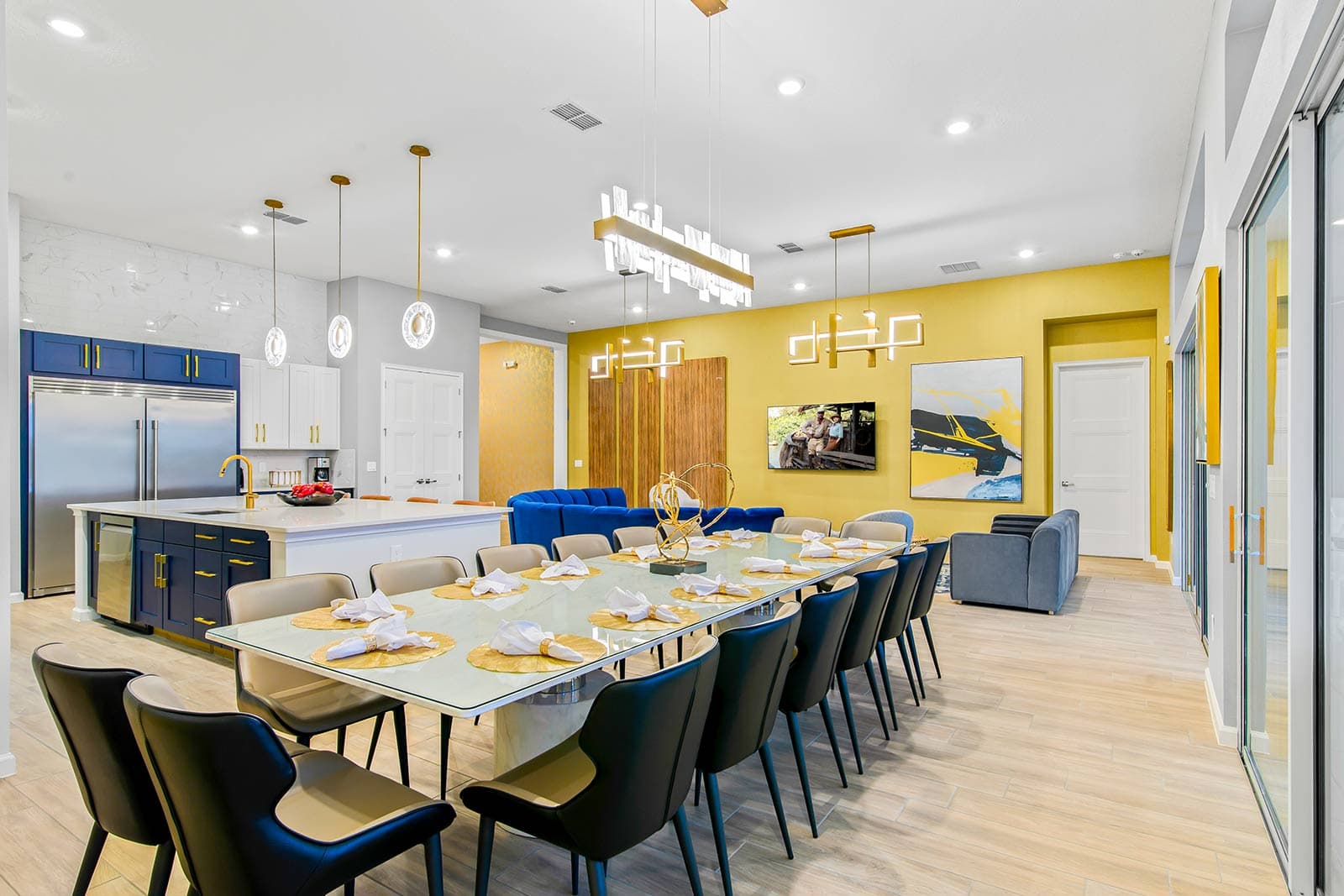 Ice Palace - Image 6