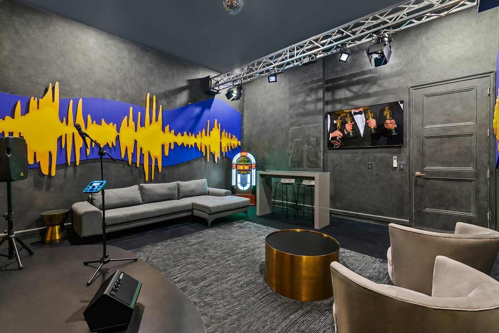 Ice Palace - Image 22