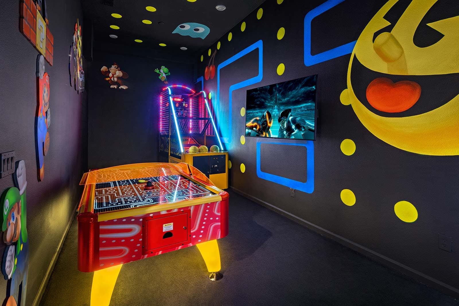 Ski Chalet - Image 14