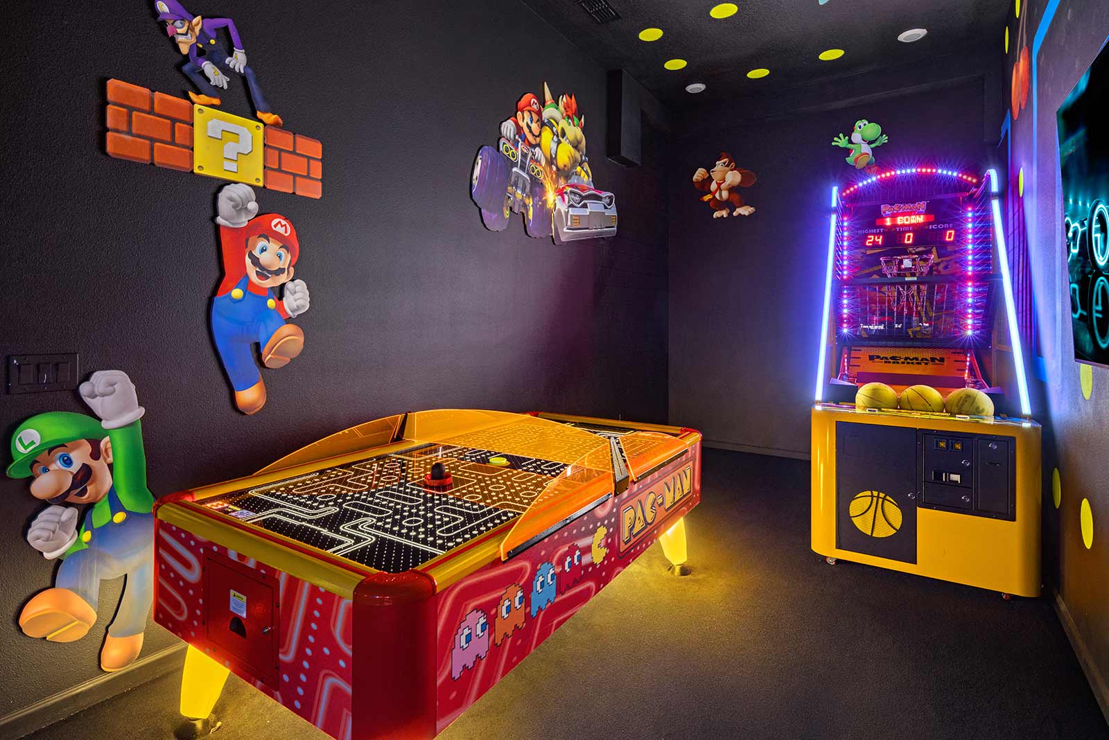 Ski Chalet - Image 15