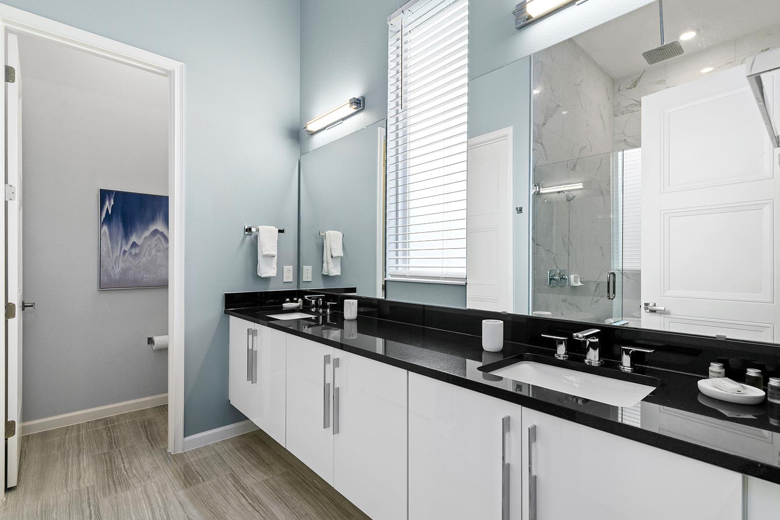 Ski Chalet - Image 19